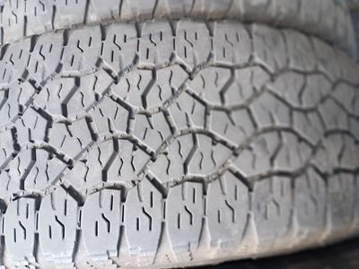 Set 275/65R20