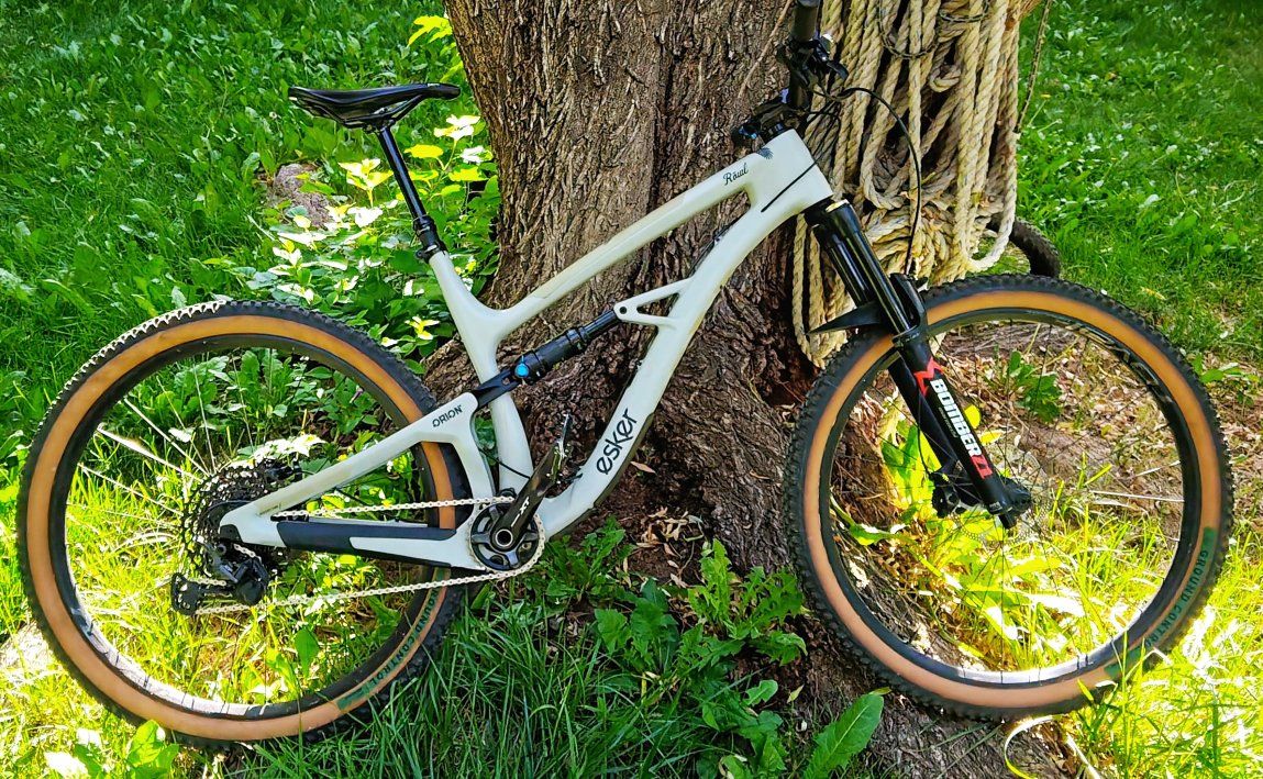 Esker Rowl size L carbon custom build