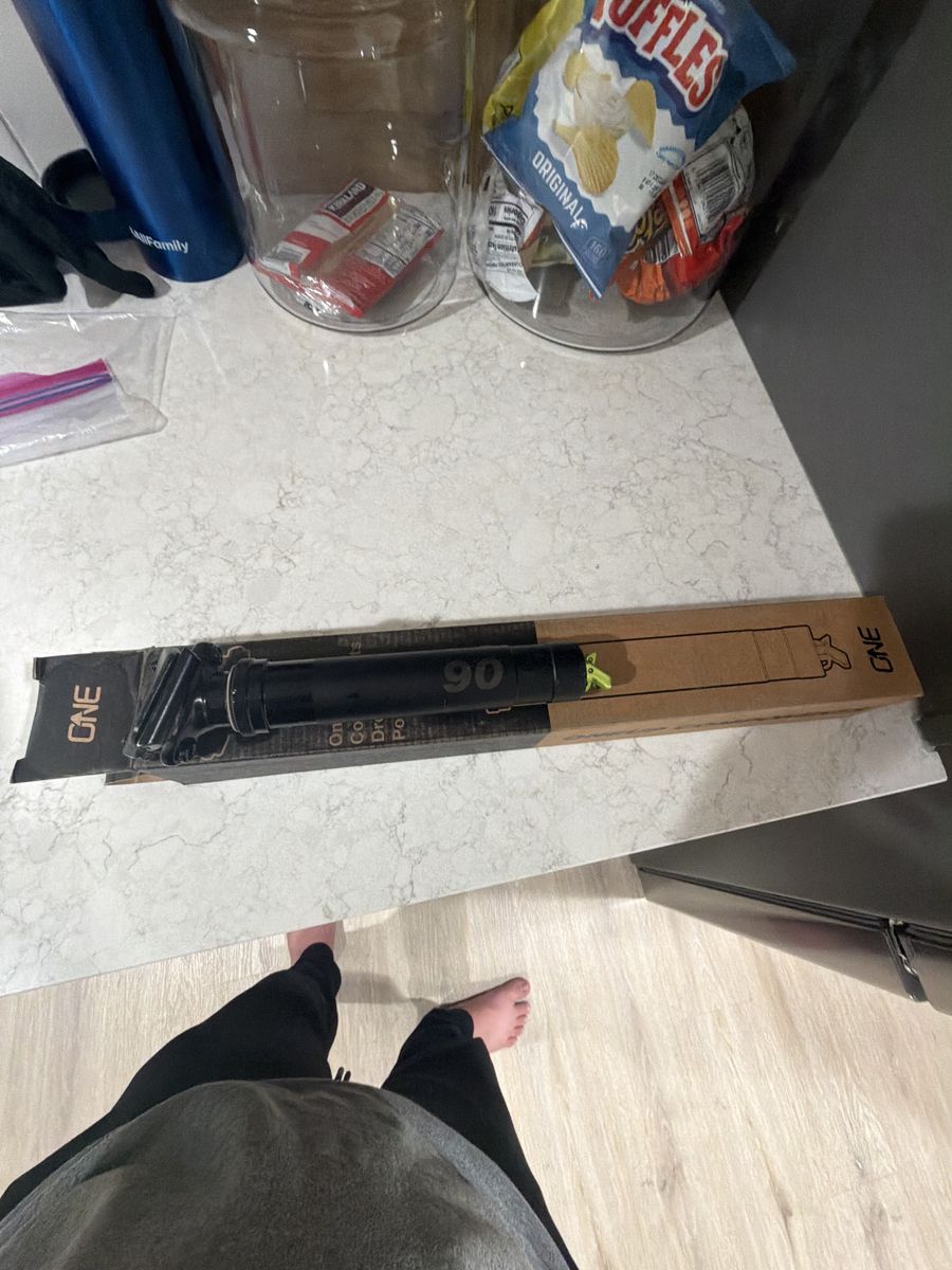 OneUp Components Dropper Post V2, 90mm Travel, 31.6mm Diameter - used in new condition