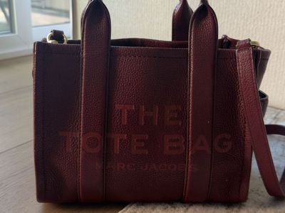 Marc Jacobs The Tote Bag - Small Leather in Red