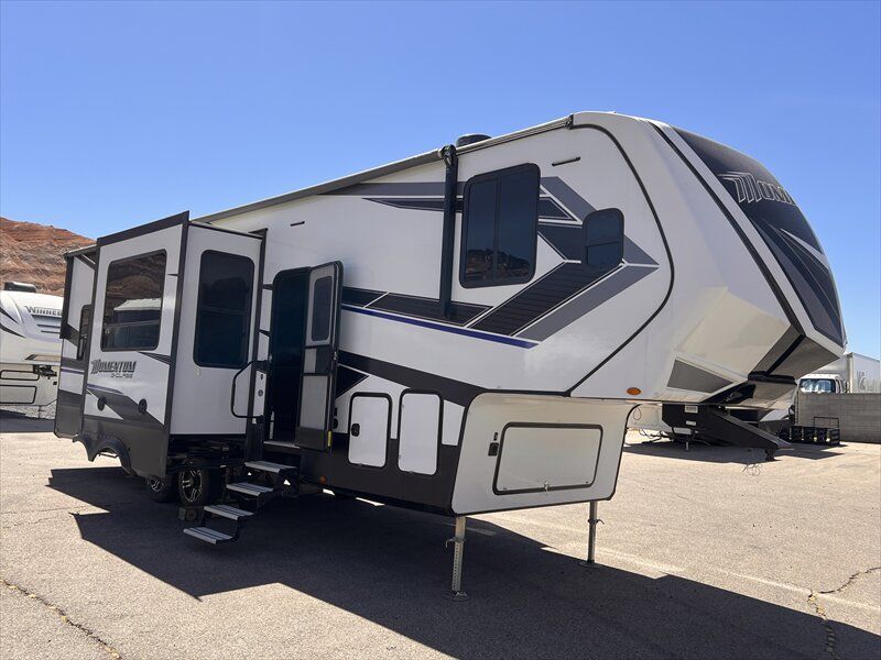 2022 Grand Design Momentum 320G