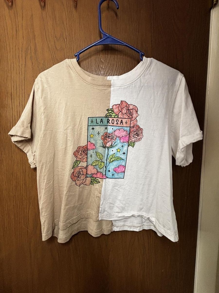 Vibe N brand 'La Rosa' Split Color Block Crop Top T-Shirt - Tan & White with Rose Graphic, Size Large