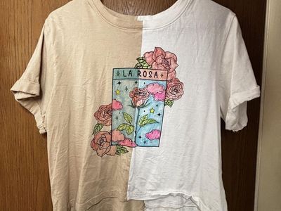 Vibe N brand 'La Rosa' Split Color Block Crop Top T-Shirt - Tan & White with Rose Graphic, Size Large