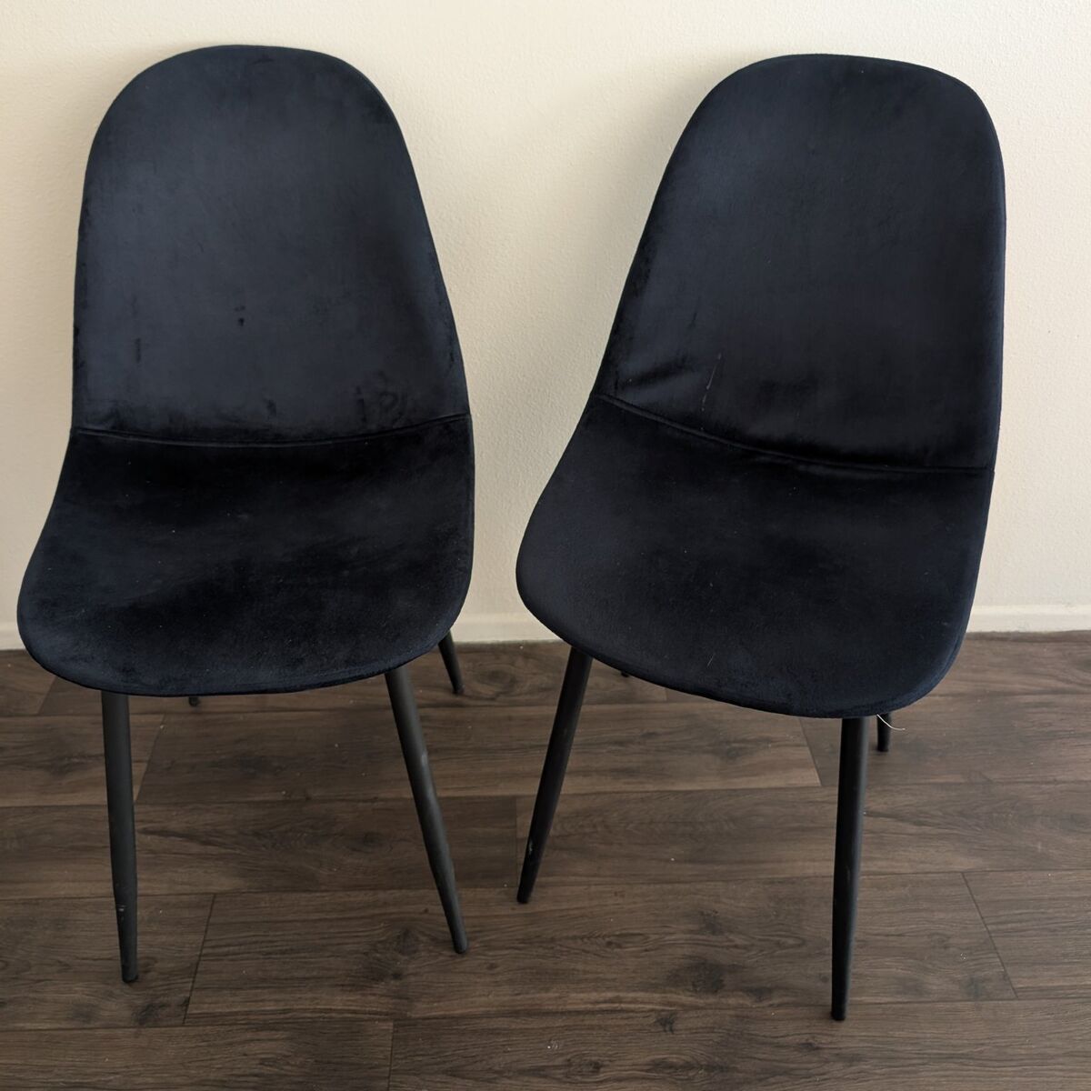 2 dark blue chairs