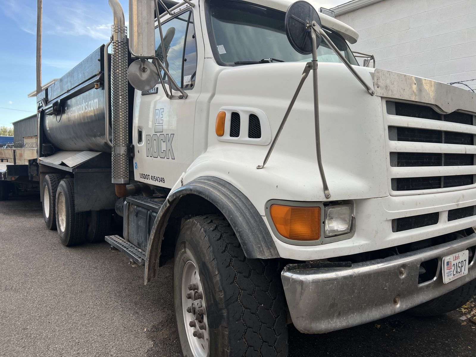 97 Ford L 9000 Dump Truck