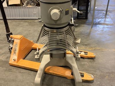 Globe SP40 40-Quart Commercial Floor Mixer – 220V Single Phase