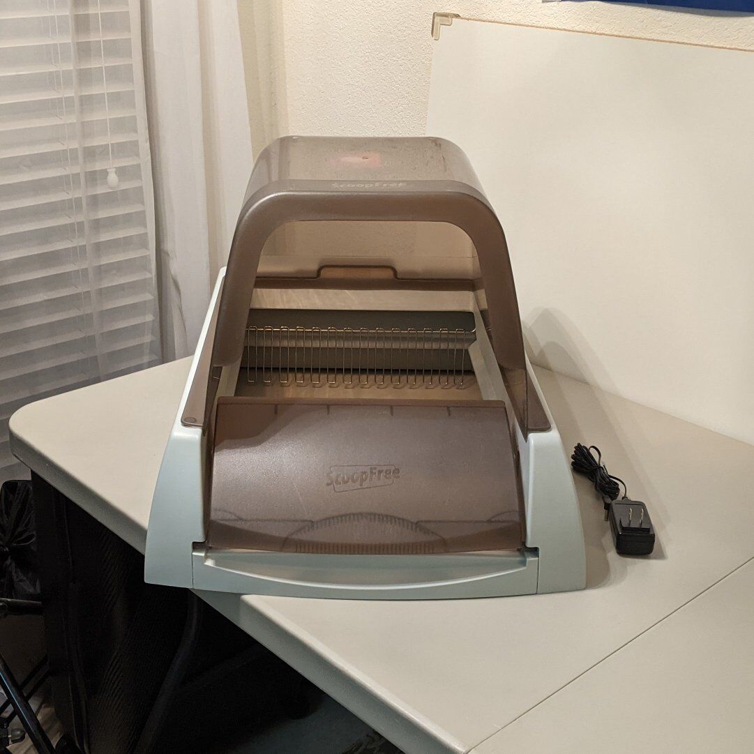 PetSafe ScoopFree self cleaning cat litter box