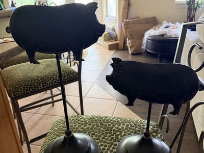 Pair of Black Metal Pig Statues on Pedestal Stands Rustic Farmhouse Decor