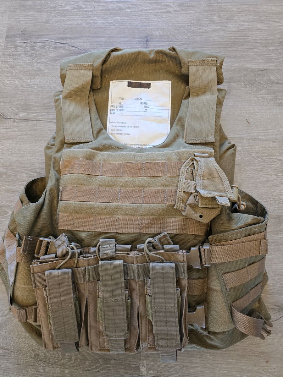 Coyote Tan tactical plate carrier vest 46L
