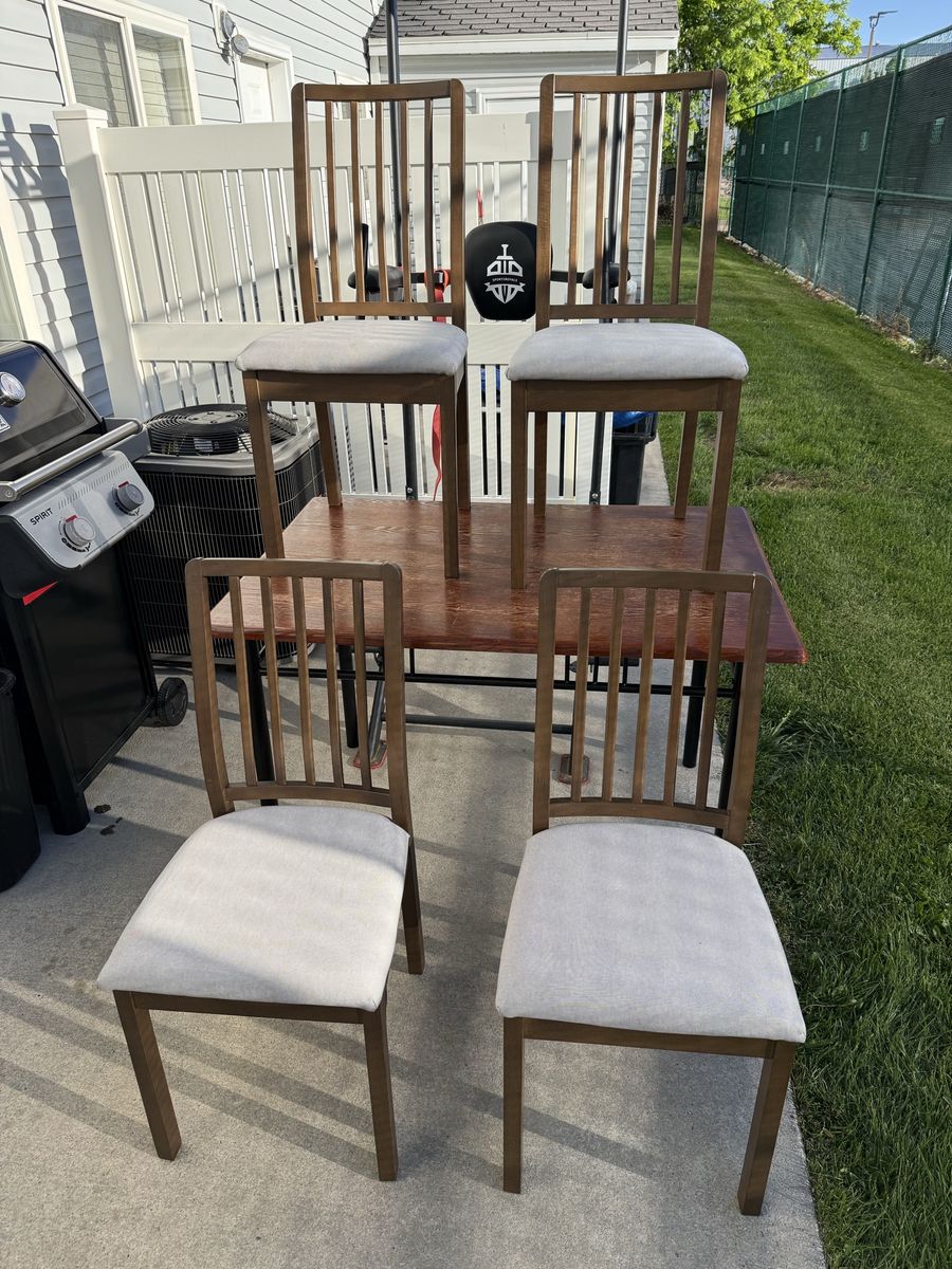 Dining table and 4 chairs