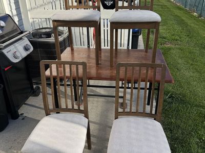 Dining table and 4 chairs