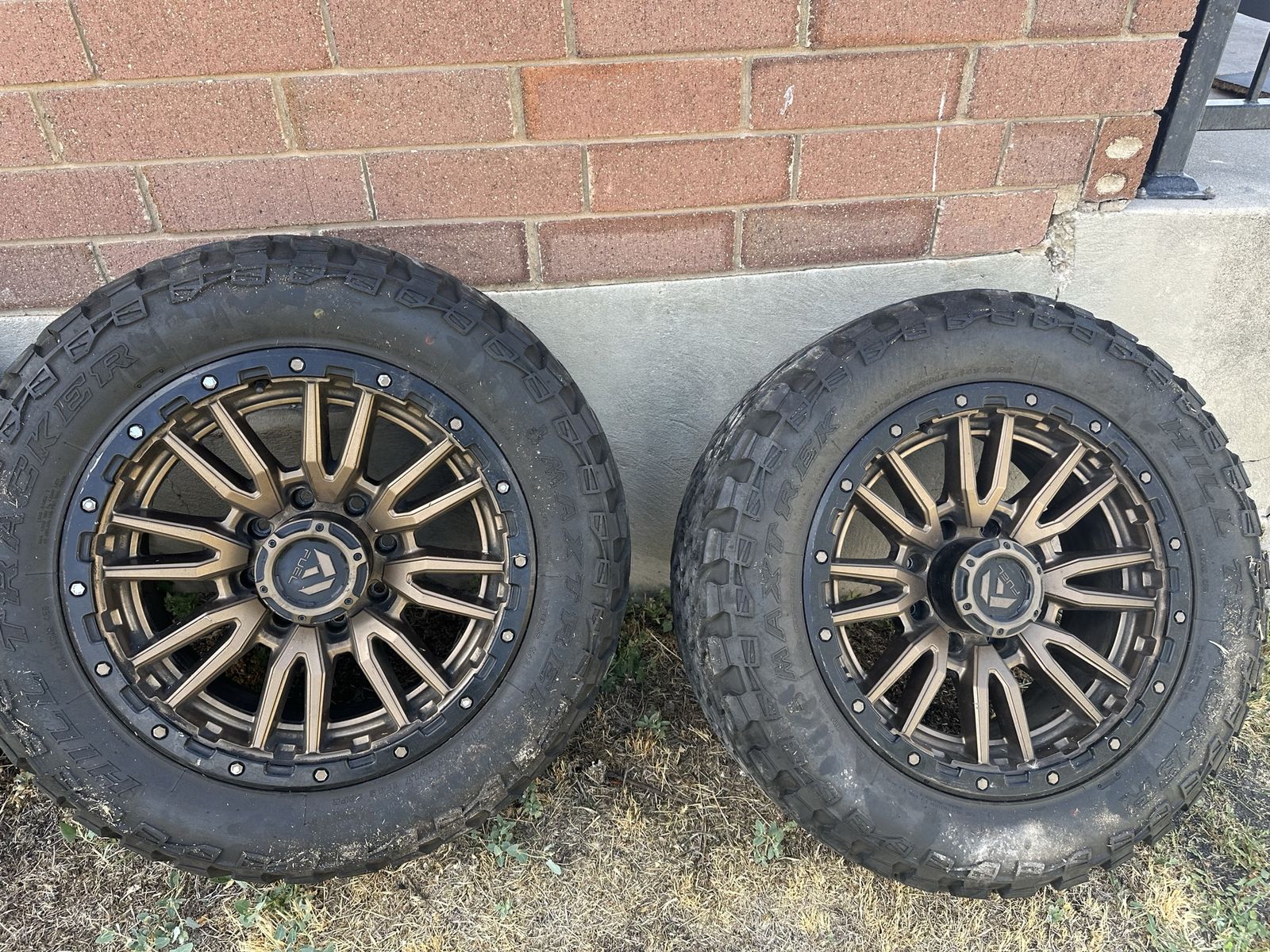 Wheels and tires 8x170mm