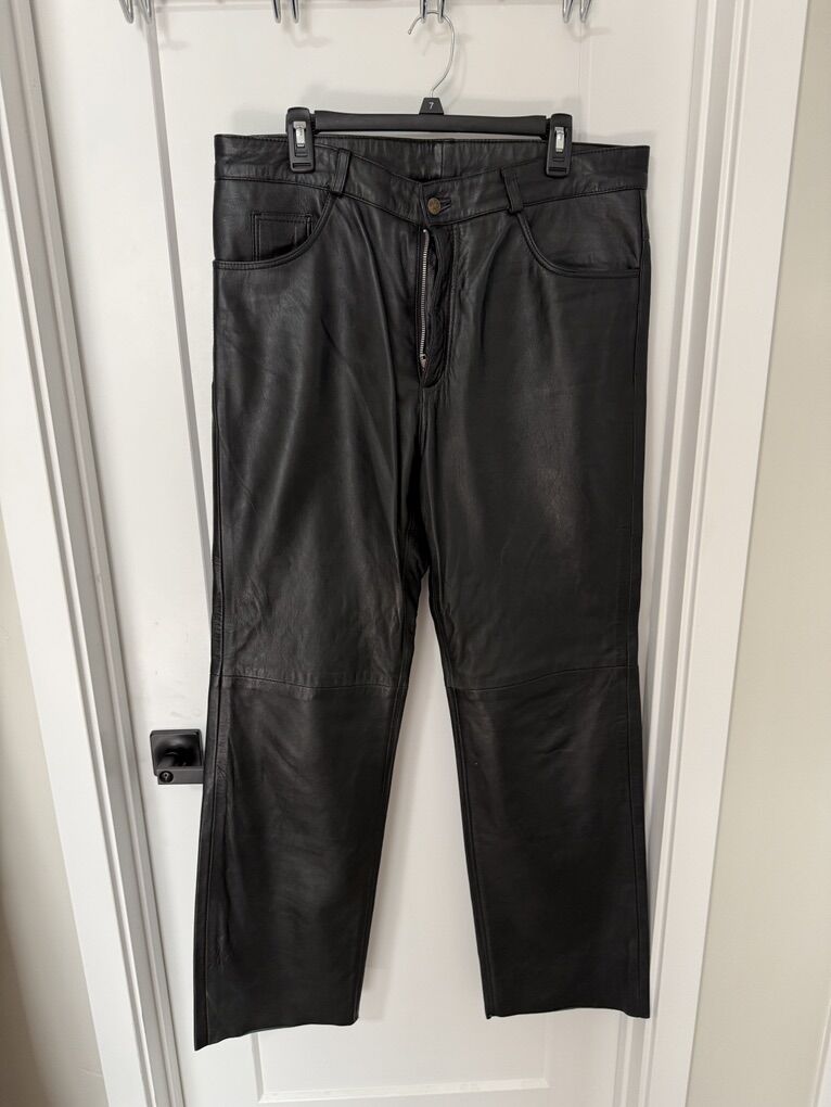 Lesther Jeans Size 38x34 (fits More Like 34-36W