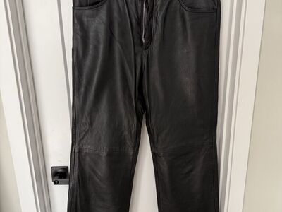 Lesther Jeans Size 38x34 (fits More Like 34-36W