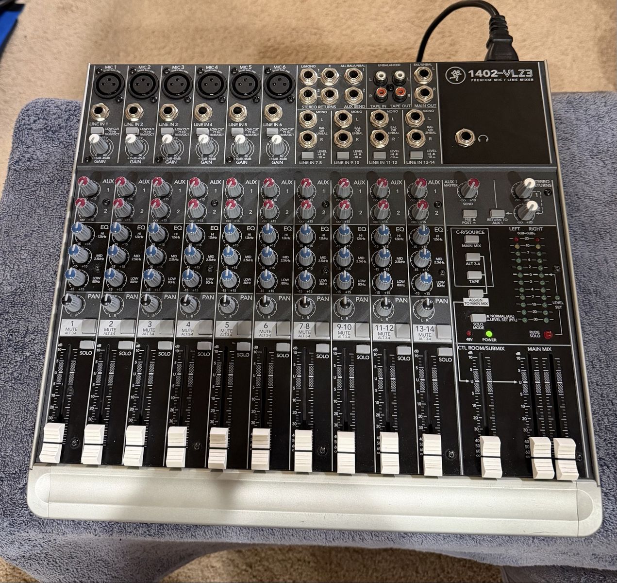 Mackie 1402-VLZ3 Premium Mic / Line Mixer 14-Channel Audio Mixer