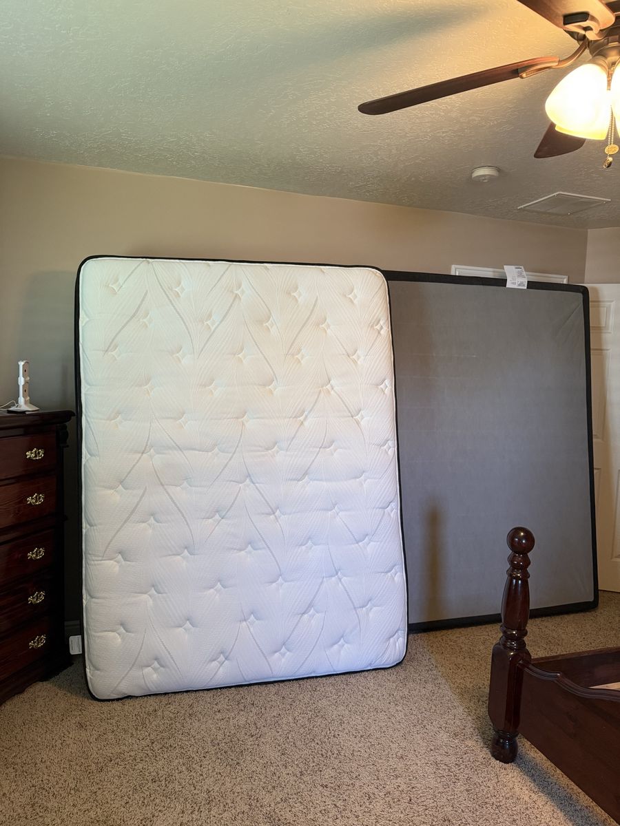 Serta Queen Dream Haven 10" Plush Pillow Top Mattress & Box Spring Set