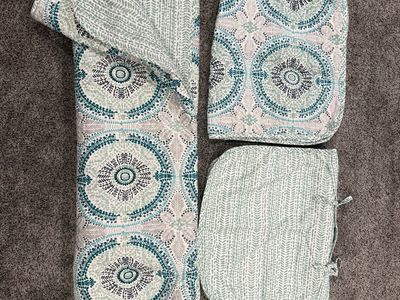Cynthia Rowley King Quilt Set Teal & Grey Medallion Pattern - Quilt & 2 Shams