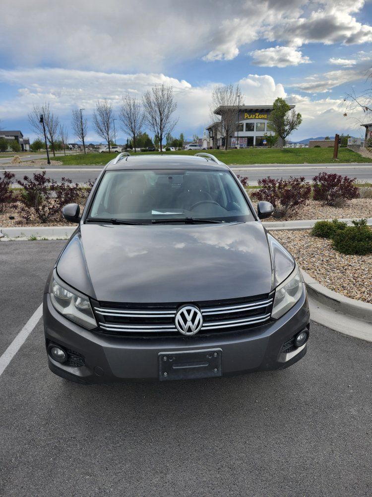 2012 Volkswagen Tiguan 2.0T Limited S 4Motion