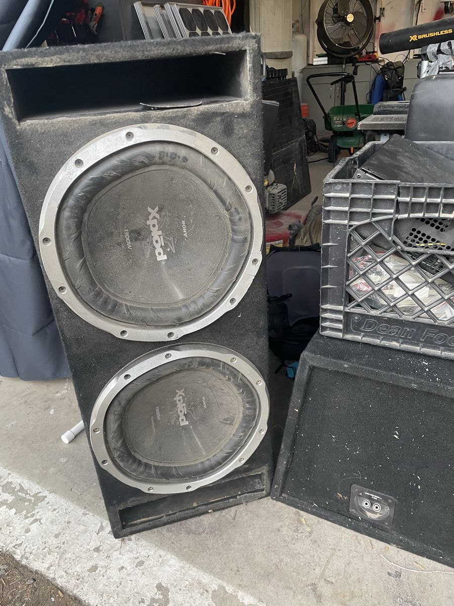 Double speaker box