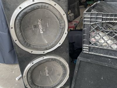 Double speaker box