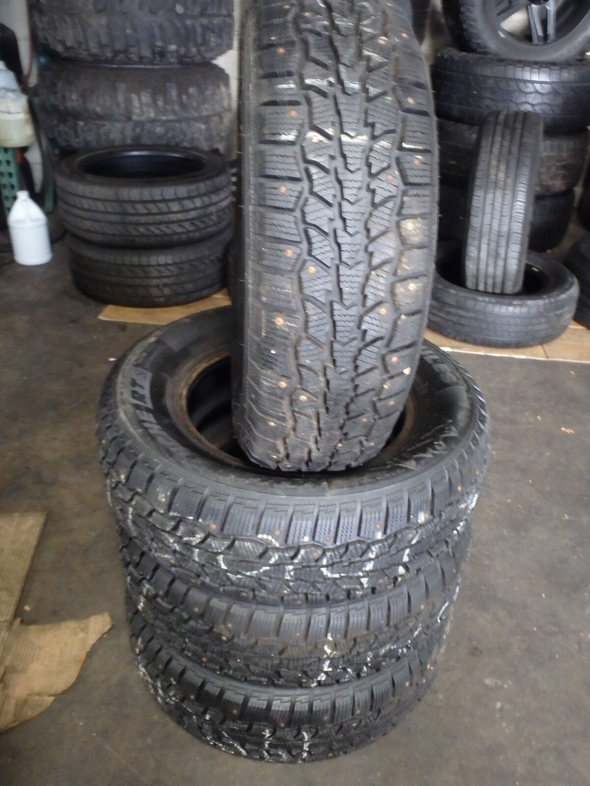 195/70R14 HERCULES AVALANCHE RT SET OF USED WINTER TIRES