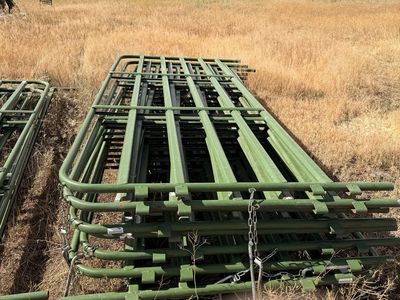 15 Powder River 12' x 64" Heavy-Duty Corral Panels – Horse & Cattle Panels