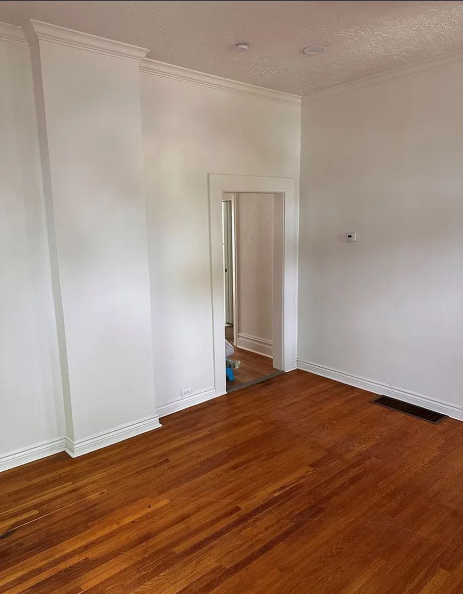Main image 18