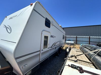 Maxlite camp trailer