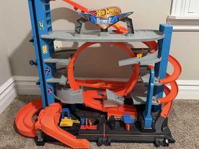 Hot wheel ultimate garage