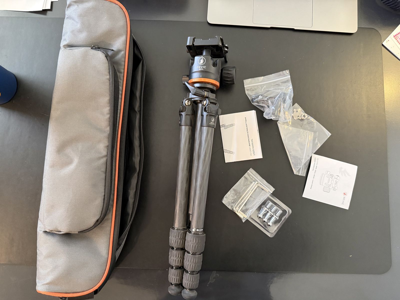 Revic Backpacker UL Tripod with BH1L Head