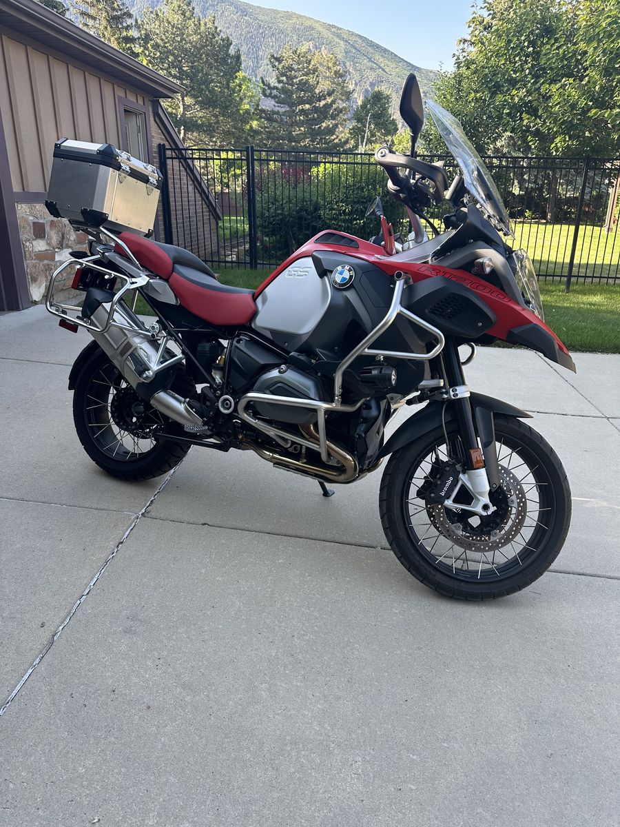 2016 BMW R1200GS Adventure - 5,500 original miles. Dealer serviced.