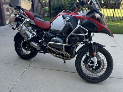 2016 BMW R1200GS Adventure - 5,500 original miles. Dealer serviced.