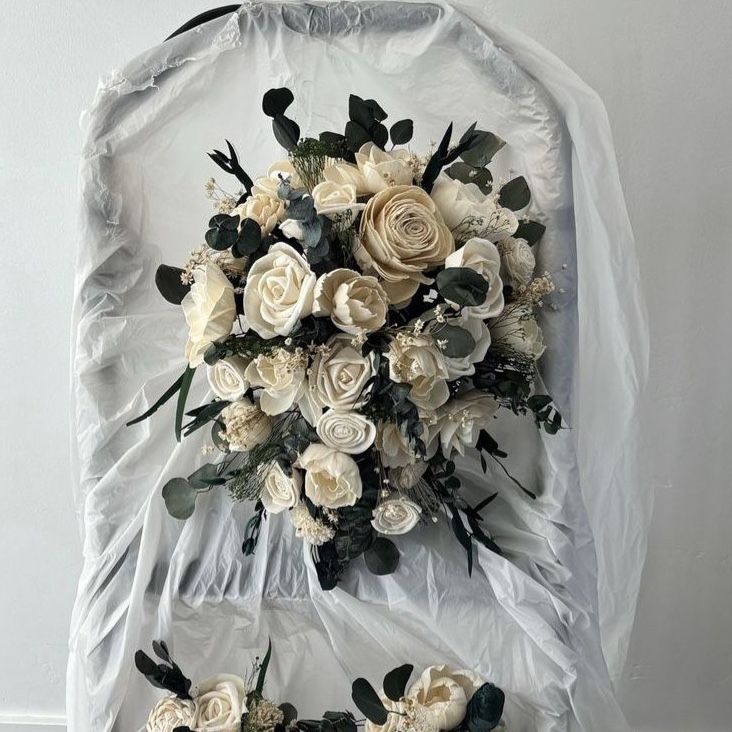 Sola wood floral wedding set green and white