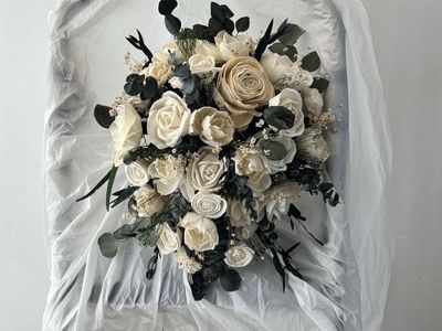 Sola wood floral wedding set green and white