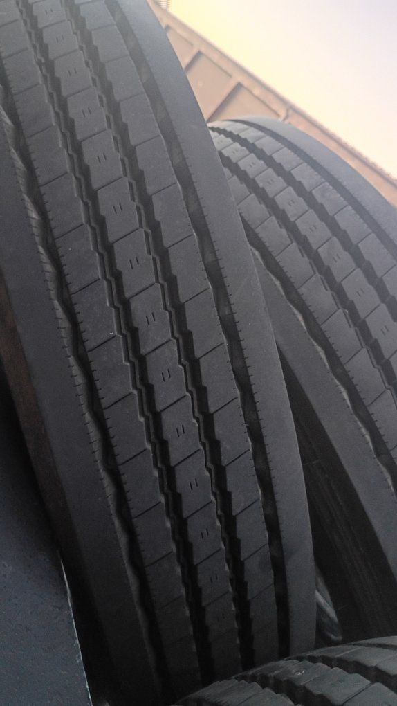 * Great 8R19.50 Commercial All-Position Radial Tires *