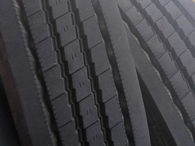 * Great 8R19.50 Commercial All-Position Radial Tires *