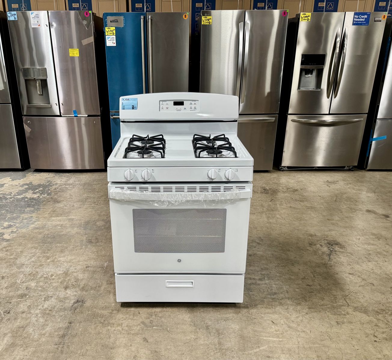 NEW GE RANGE WITH 13 MONTH WARRANTY