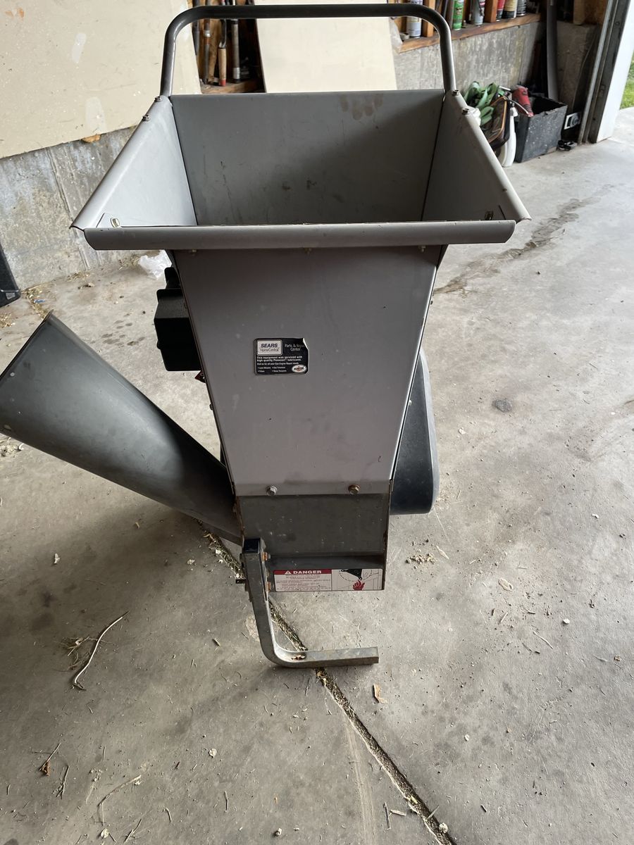 Wood chipper Craftsman brand