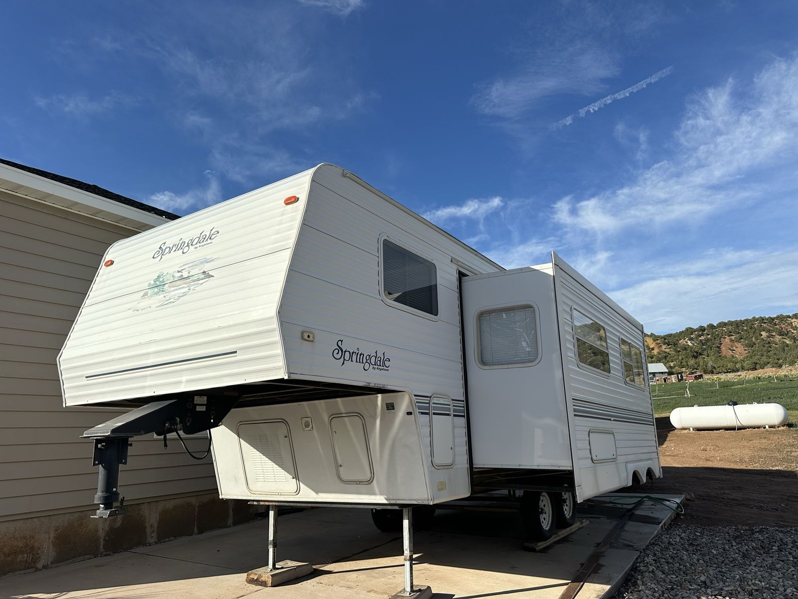 Keystone Springdale Fifthwheel Trailer with Slide Out