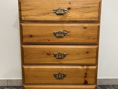 Dresser - Wooden Chest Of Drawers