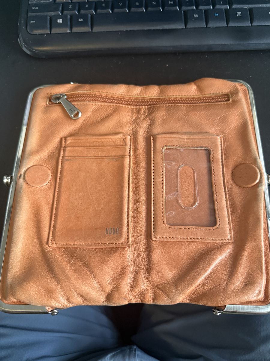 HOBO Lauren Clutch wallet