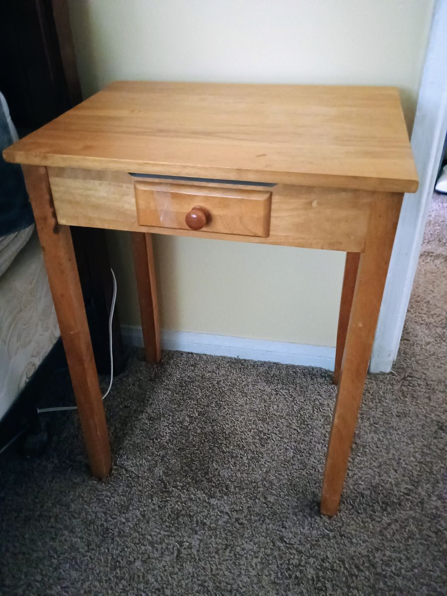 Bed side table