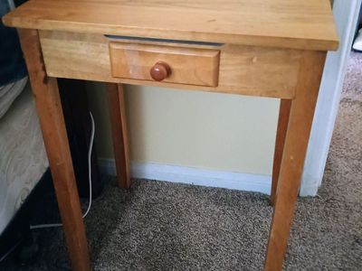Bed side table
