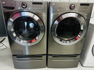 Lg Electric Front Load Set With Pedestals