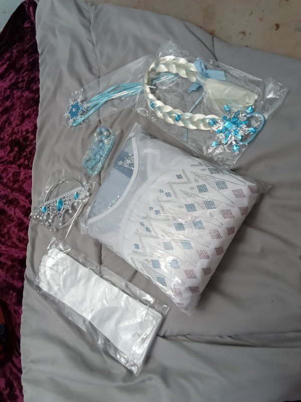 girls Elsa Frozen light-up dress 3-4 years