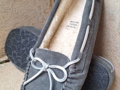 Nice Womens Cabelas Slippers Sz 10M