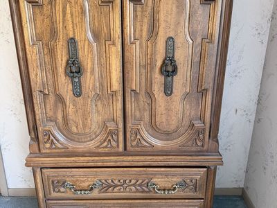 Vintage wooden chest of drawers.
