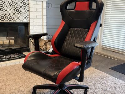 T1 RACE 2018 Gaming Chair — Black/Red