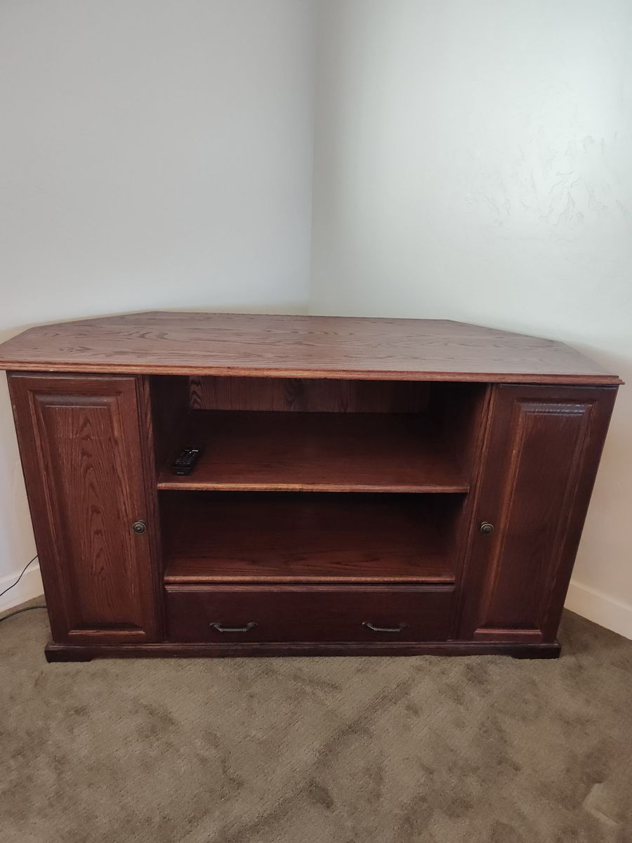Corner TV stand - Solid Wood FREE
