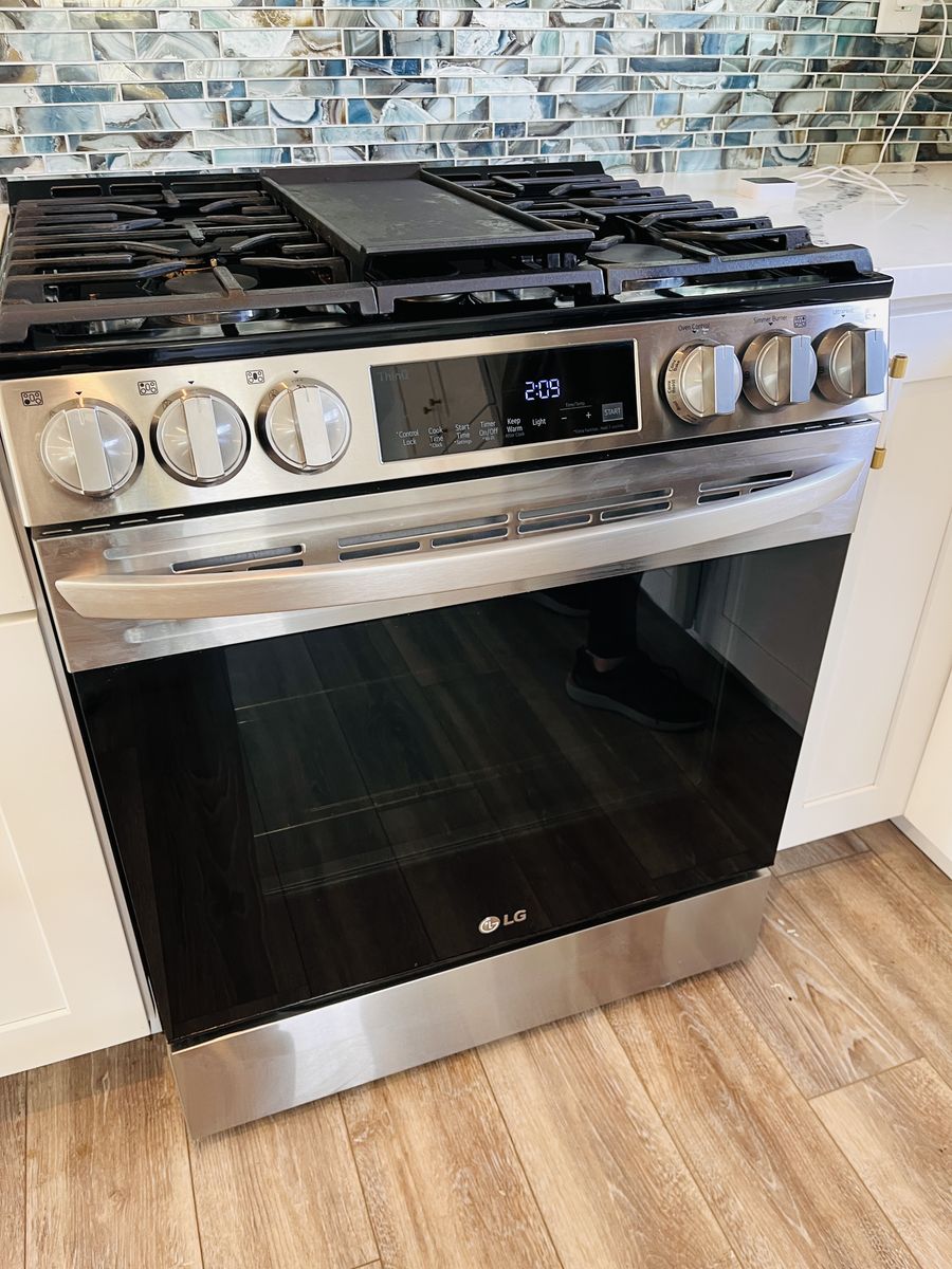 30” Stainless LG Smart WiFi Convection Gas Range